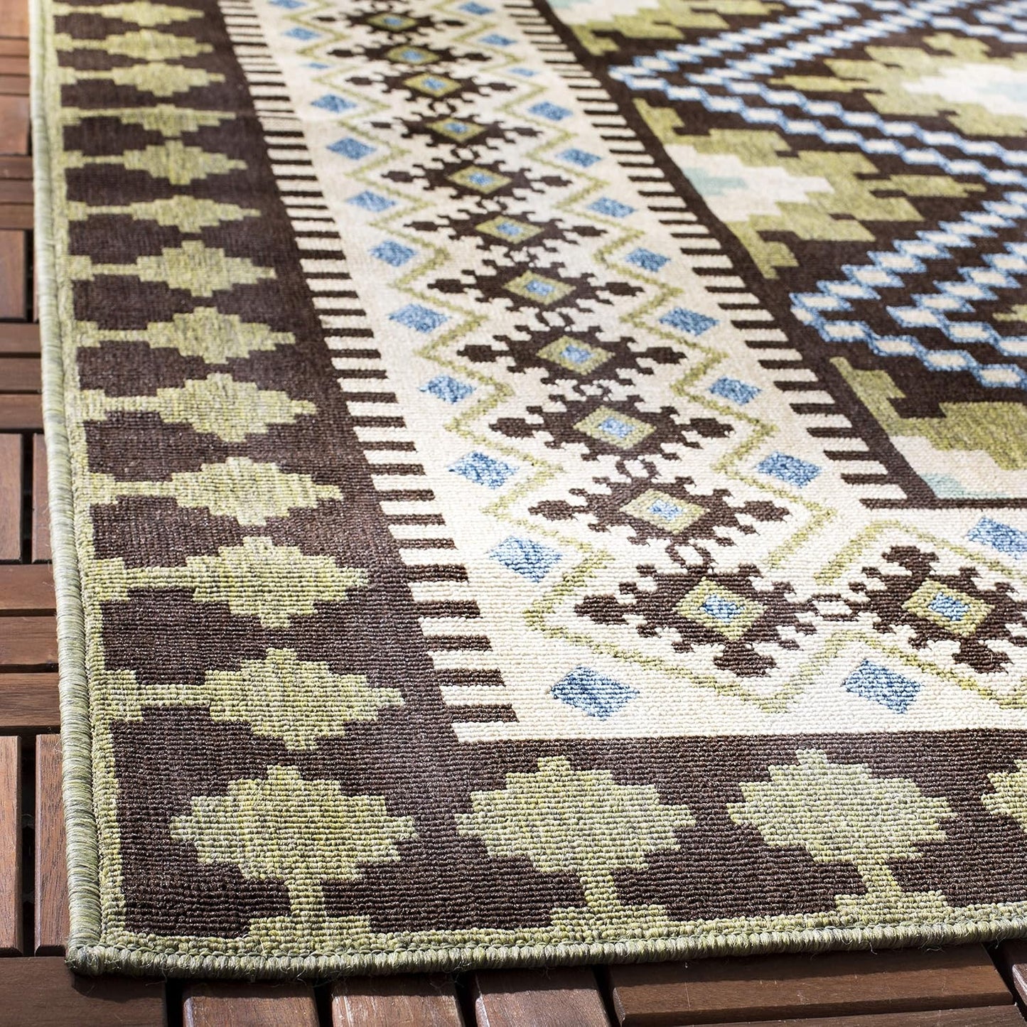 SAFAVIEH Washable Rug Outdoor Veranda Collection - 2'7" X 5', Chocolate & Green, Non-Shedding & Easy to Clean, Ideal for Patio, Backyard, Mudroom (VER099-0624)